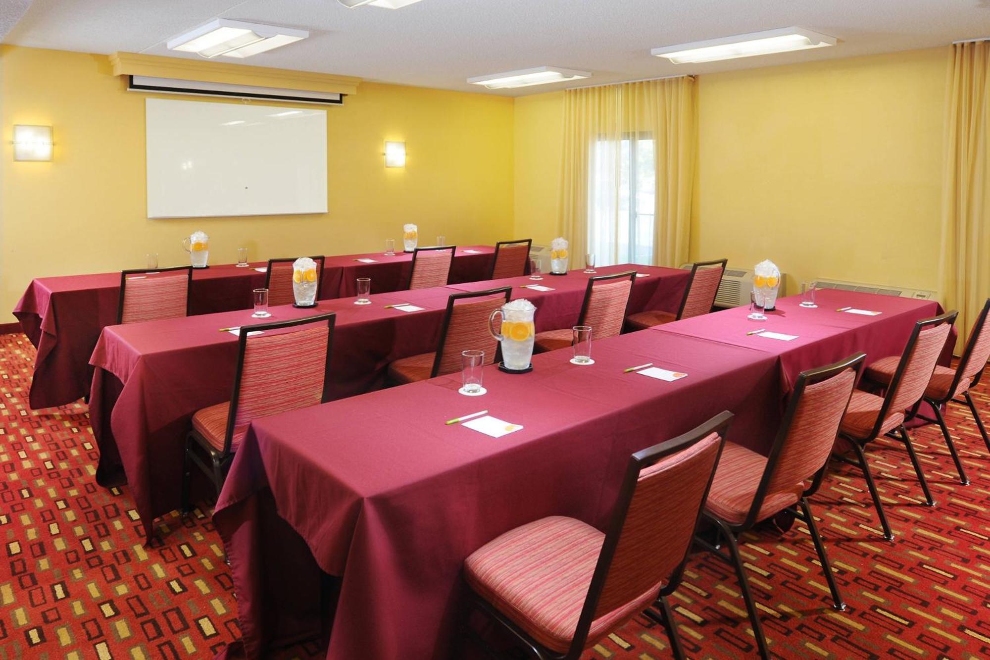Courtyard By Marriott Oklahoma City Airport Kültér fotó